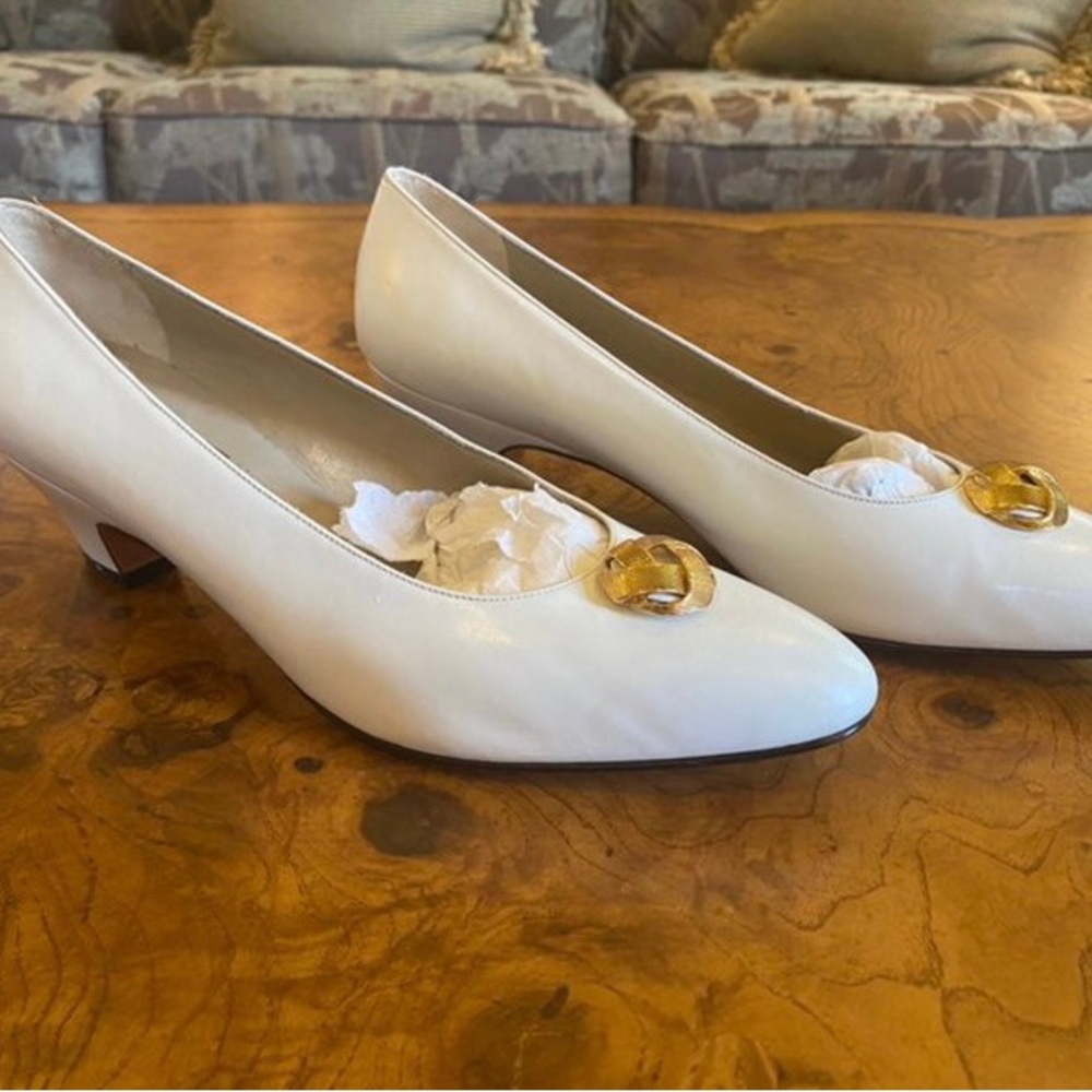Salvatore Ferragamo Off-White Pumps with Gold Knots